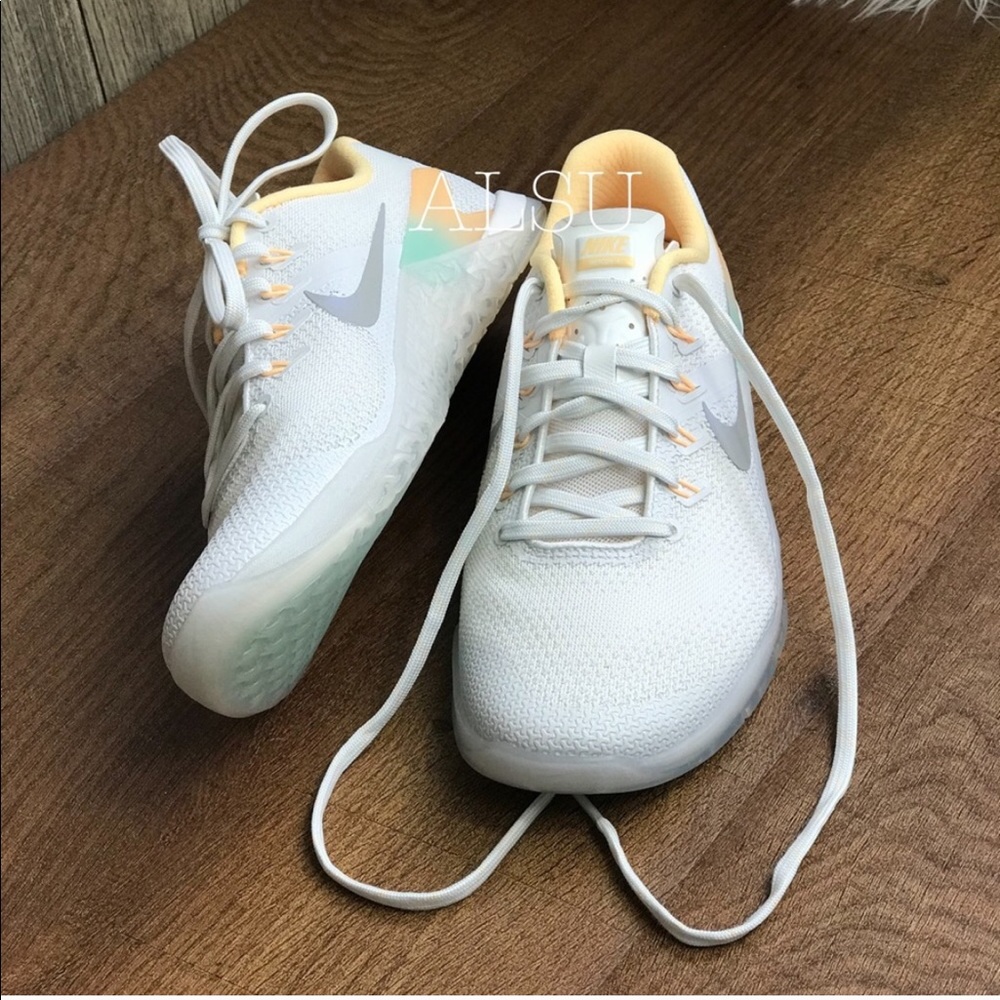 NWT Nike Metcon 4 Rise Summit White W AUTHENTIC - Picture 5 of 8